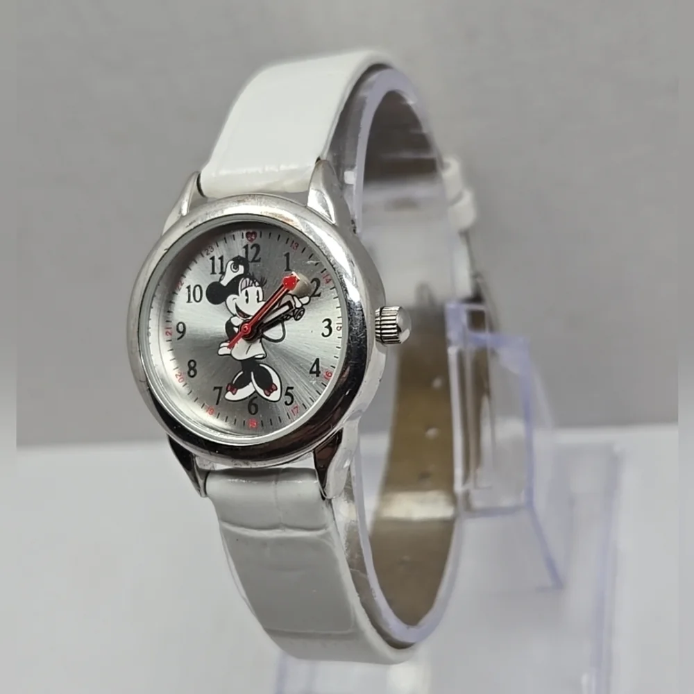 Womens Disney Minnie Mouse Nurse Watch White Silver Tone New Battery Classic